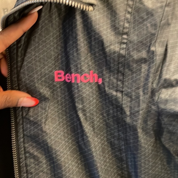 Bench Jacket - Picture 2 of 6